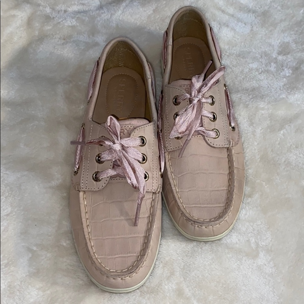 🆕 Pink Sperry Boat Shoes with Ribbon Laces
